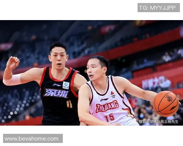 深圳篮球队的速度之美:探索快速进攻与团队协作的完美结合 深圳篮球队的速度之美:探索快速进攻与团队协作的完美结合